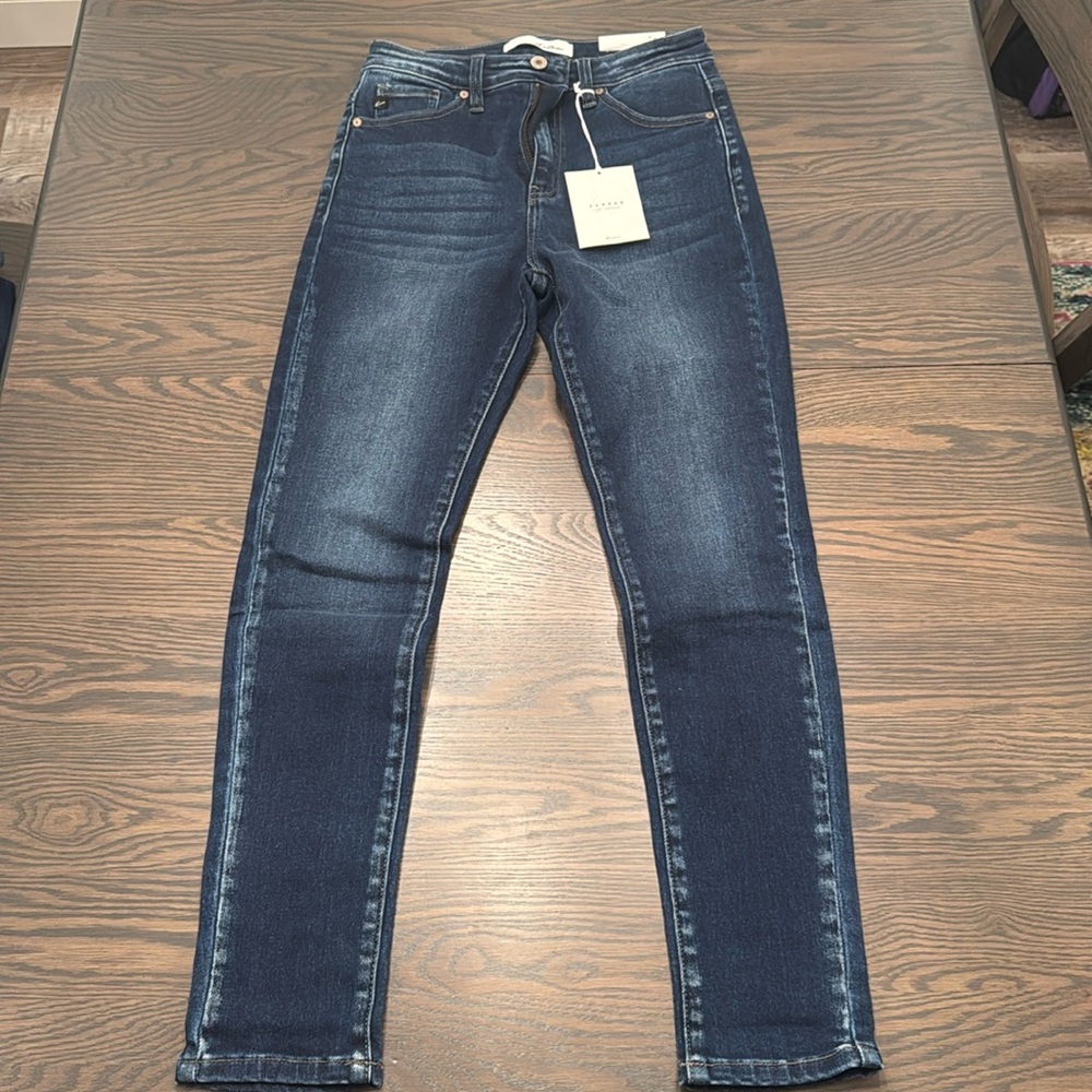 KanCan Dark Wash Jeans 
5/26
Brand New, Never worn
Non-Smoking Home